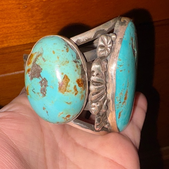 Turquoise 925 Silver Floral Cuff Bracelet - Picture 2 of 7